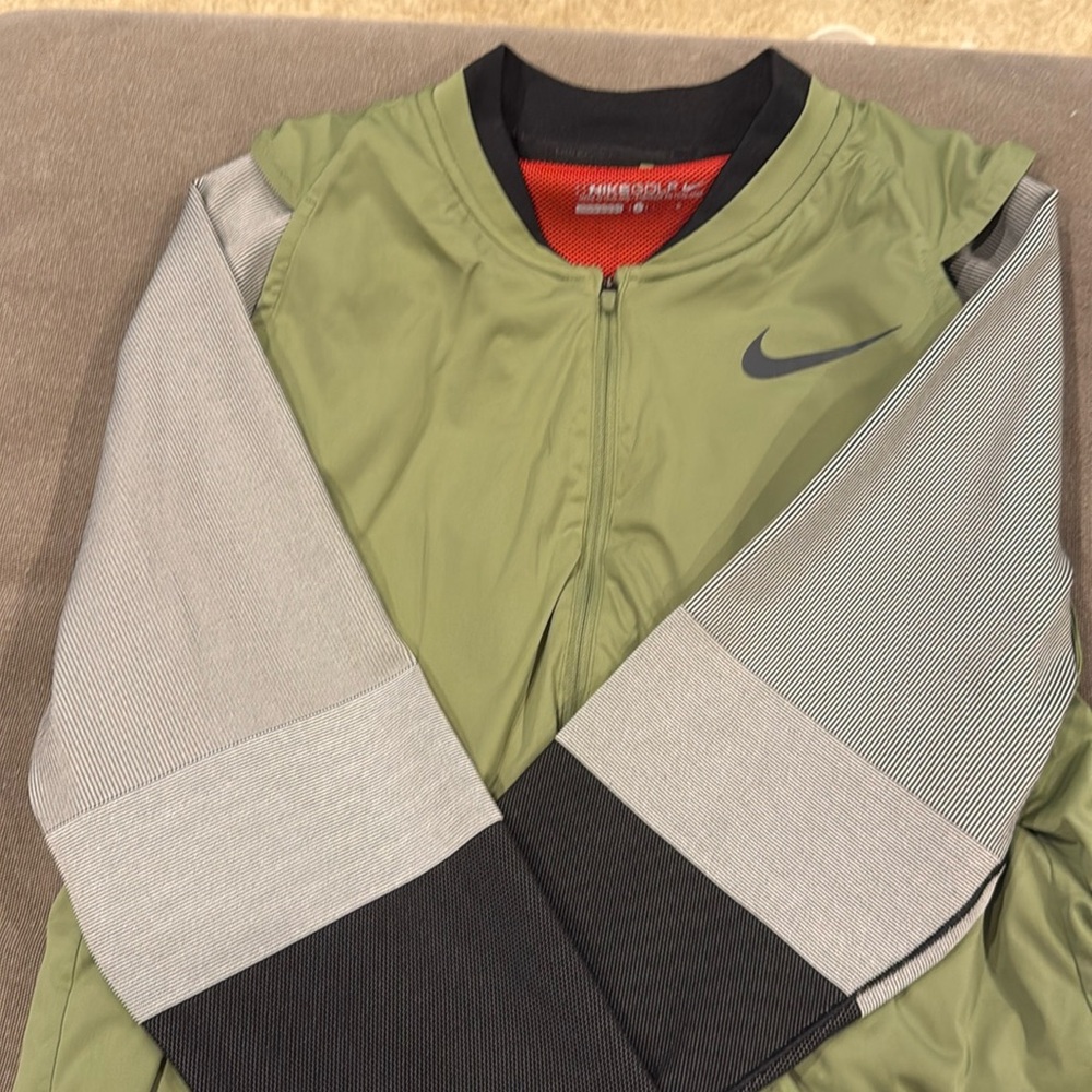 Nike men’s golf hard to find!